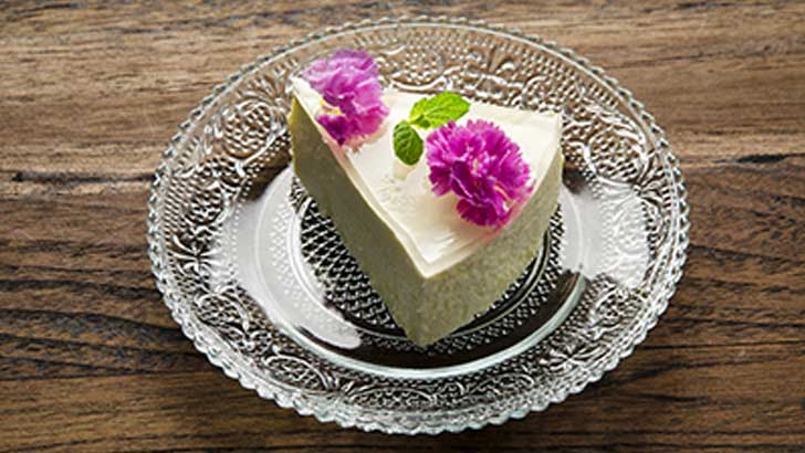 パティスリーヒロアキのフラワーレアチーズケーキ